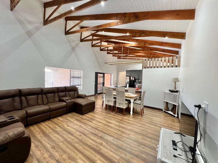 4 Bedroom Property for Sale in Noorsekloof Eastern Cape